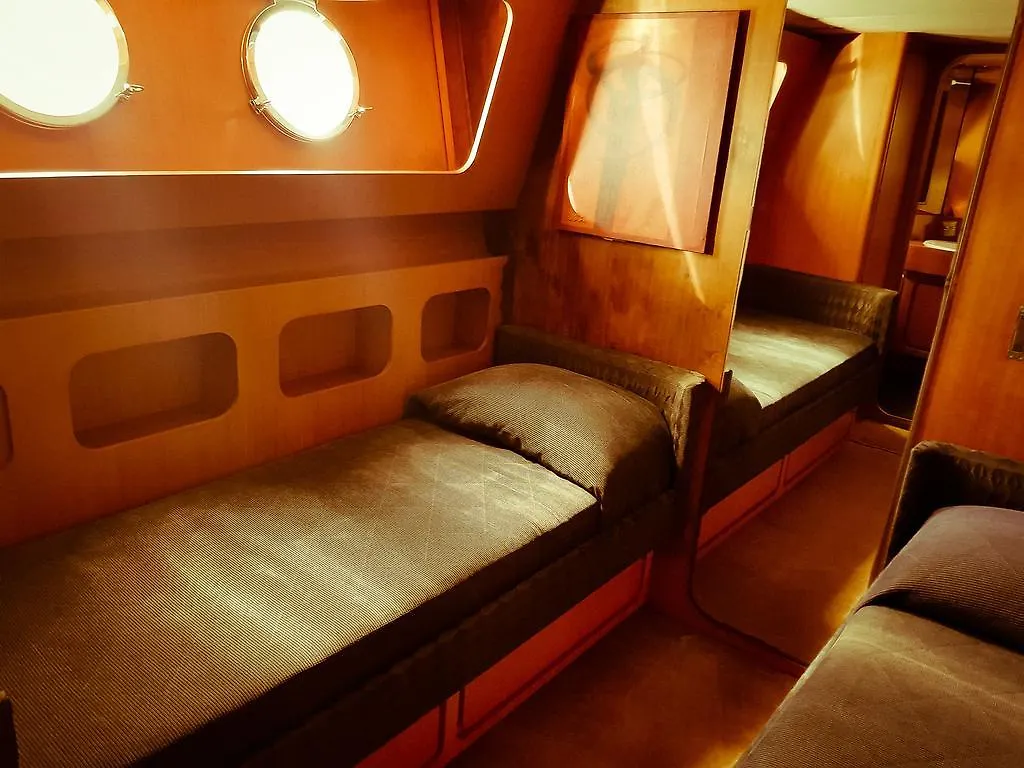 Yacht Diva Hotel Venecia Hotel en barco
