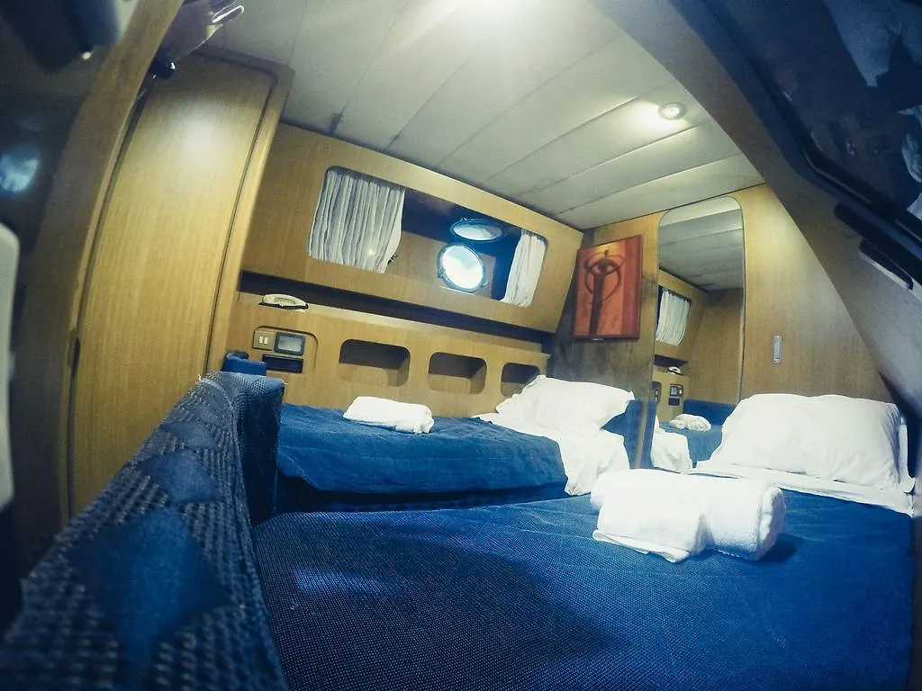 Yacht Diva Hotel Venecia 0*,  Italia