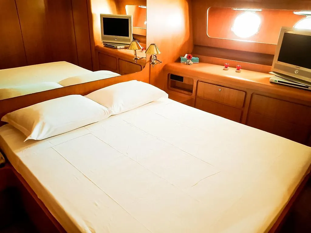 Yacht Diva Hotel Veneza Botel
